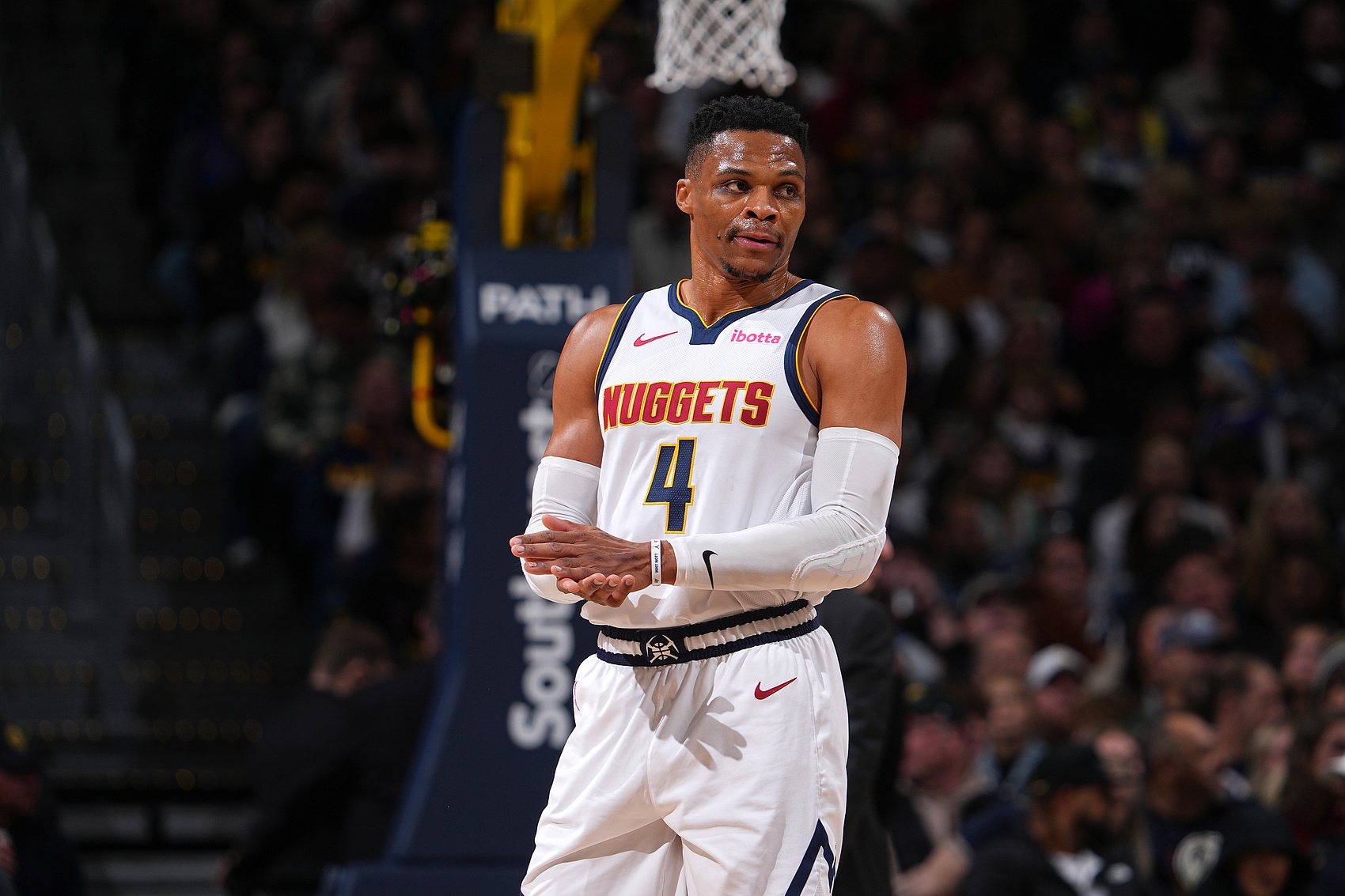 每体：德容未能参与赛前集中，能否出战本轮联赛成疑