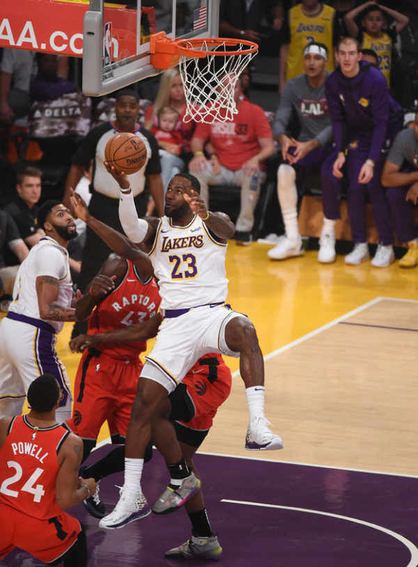 罗马诺：切尔西中场恩佐·费尔南德斯与新经济公司签约