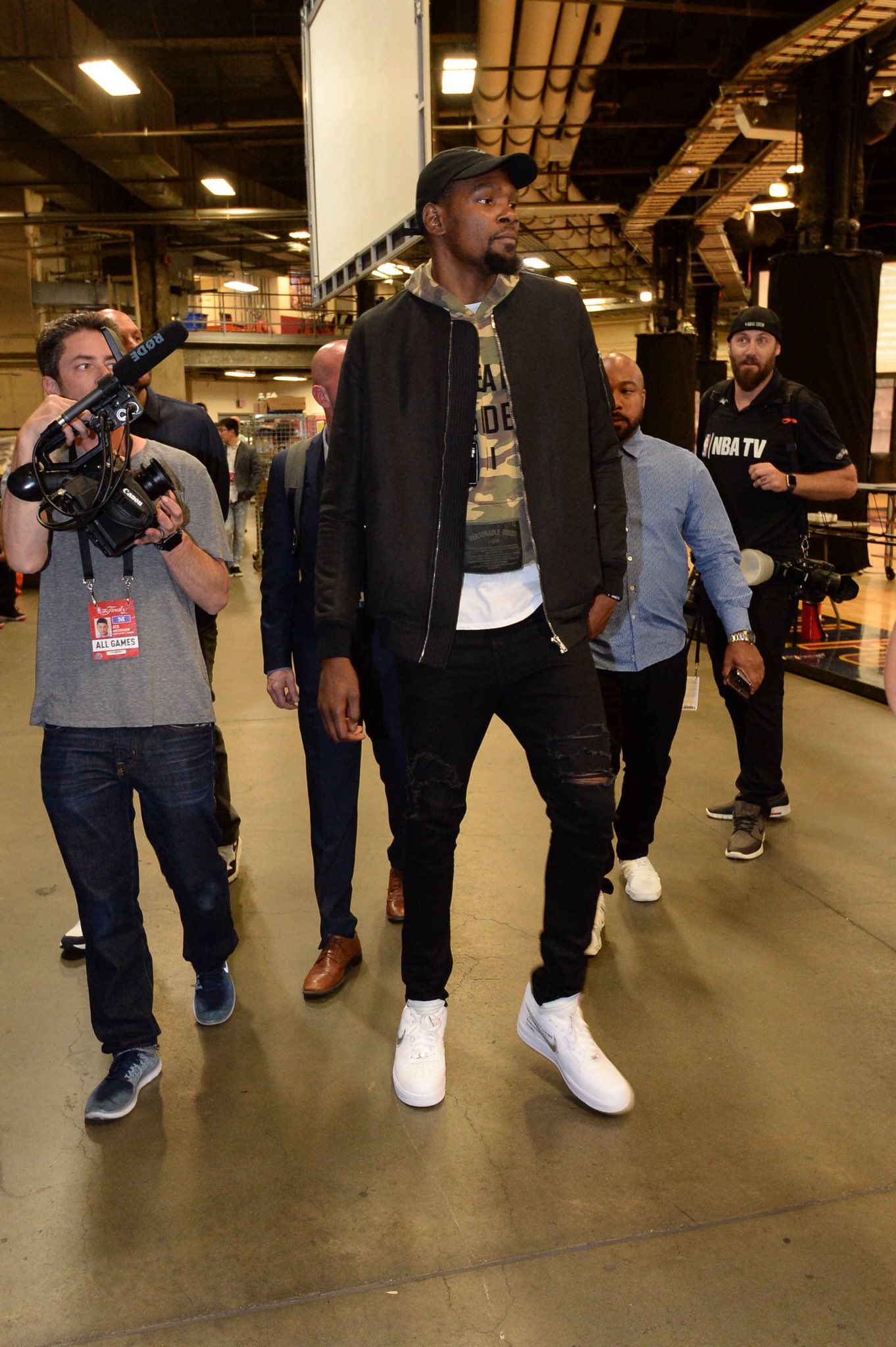 追求字母哥，勇士决定引热议，筹码公布！拉科布演都不演了