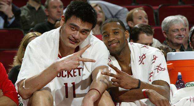 手感爆棚！新疆外援纳托尔半场7中6贡献15分