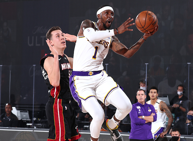 体坛：狼队想与徐彬签约4-5年，球员已搭乘航班前往英国