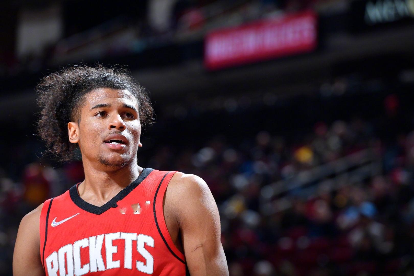 王曼昱横扫华裔名将，王楚钦11-4降维打击，国乒8-0韩国豪取5连胜